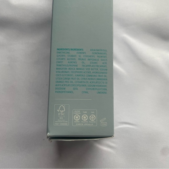 Bigger Than Beauty Skincare Defying Gravity Deep Hydration Moisturizer 2.5 fl oz - Picture 3 of 6